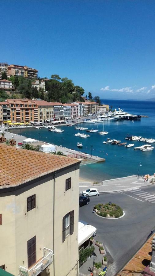 La Casetta In Piazza Porto Santo Stefano  Eksteriør bilde